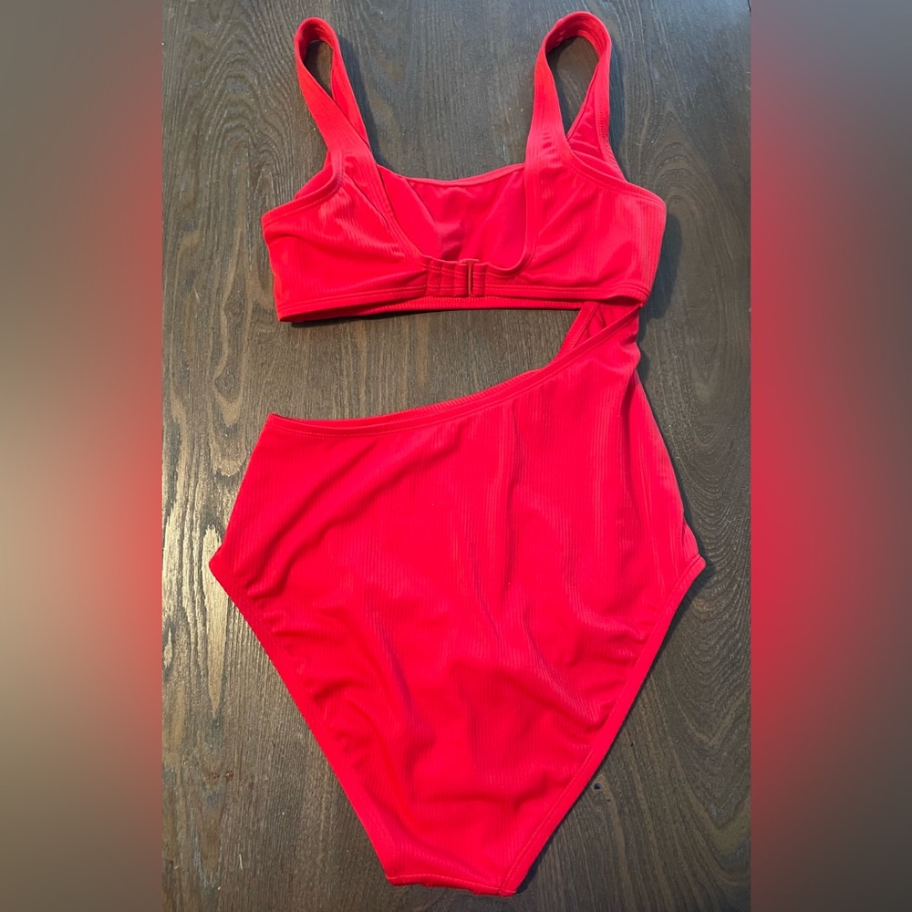 Kona Sol Side Cut Out One Piece Red Swimsuit NWOT Size Small - Picture 4 of 6